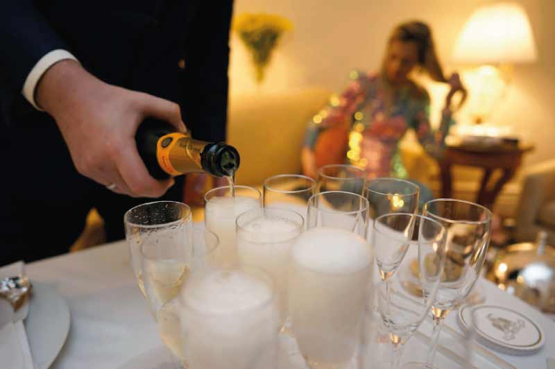 Wie viele Gläser enthält eine Flasche Champagner von Claude Perrard?
